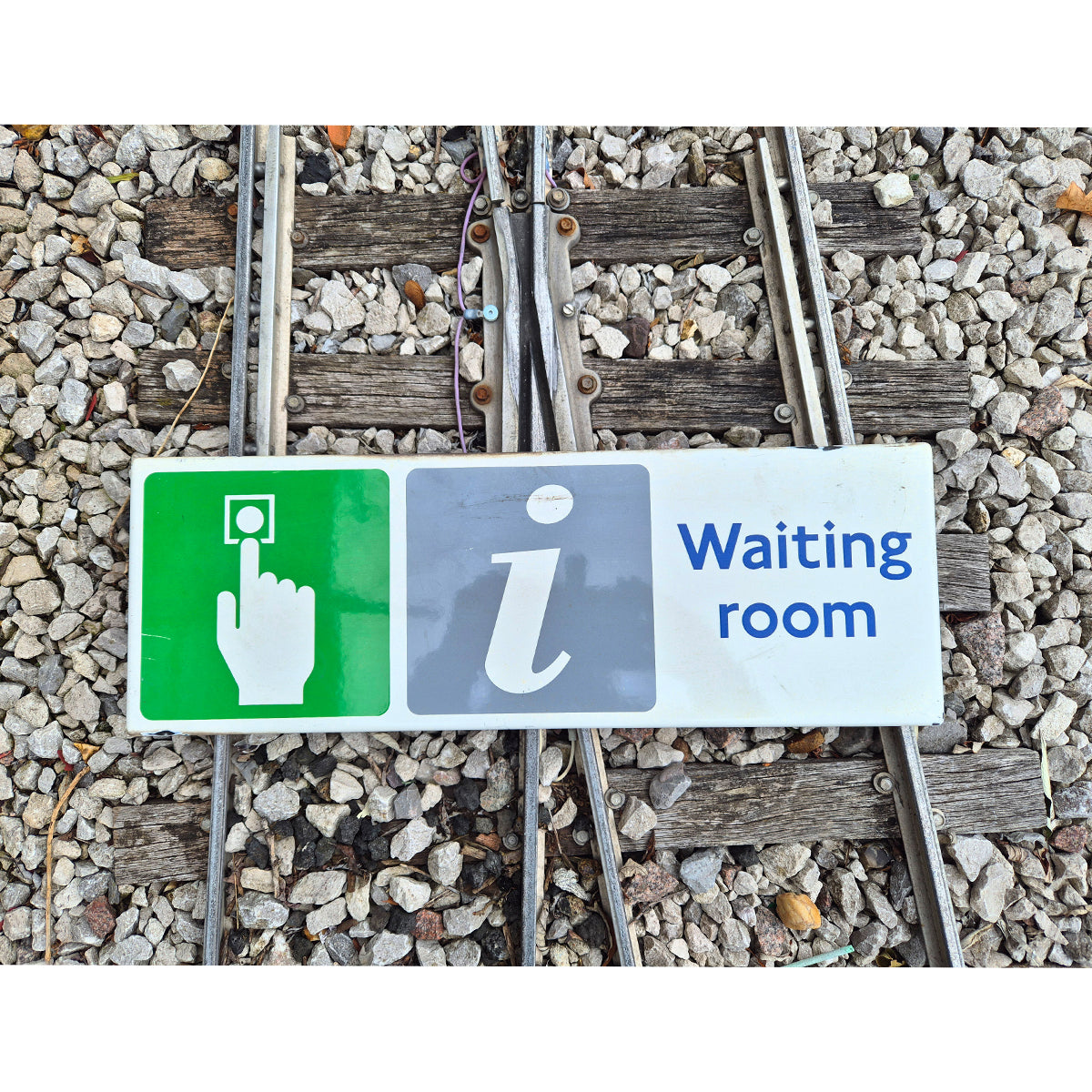 Waiting Room Sign - Right (2162025)