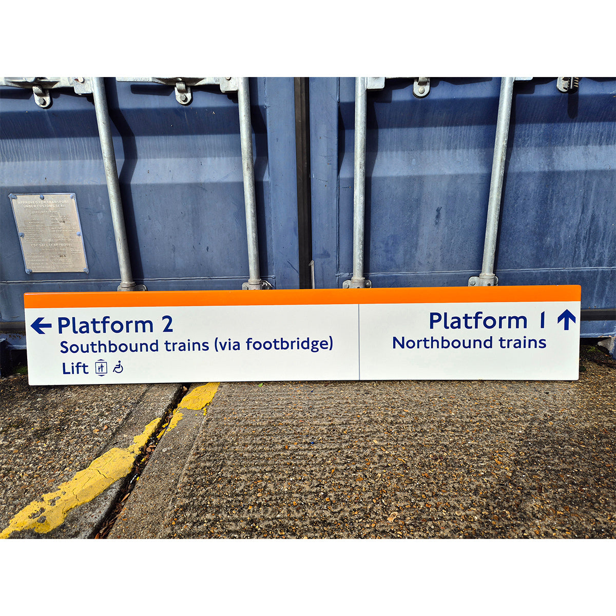 Platform 2 Southbound Trains (via footbridge) - Platform 1 Northbound Trains (3272025)