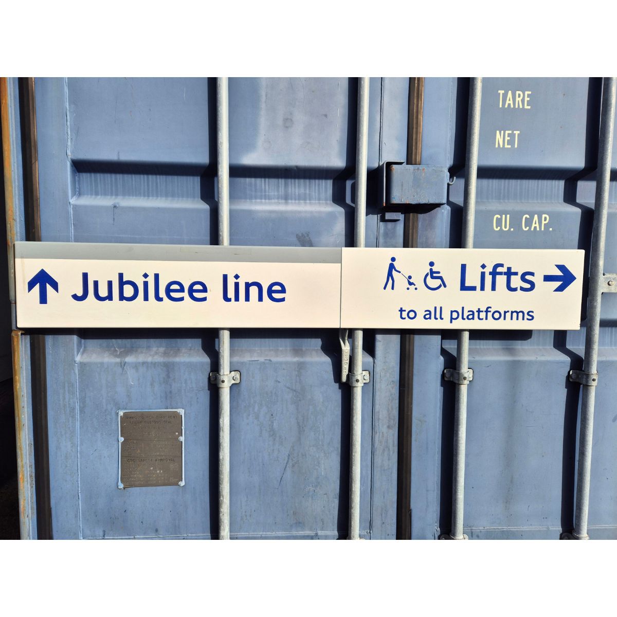 Jubilee line Arrow Up (52026)