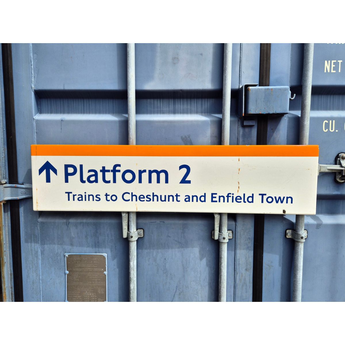 Platform 2 Trains to Cheshunt and Enfield Town (712026)