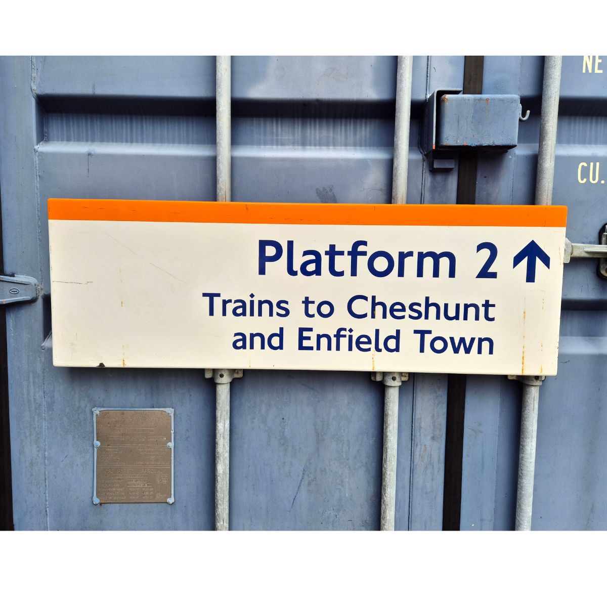 Platform 2 Trains to Cheshunt and Enfield Town (812026)