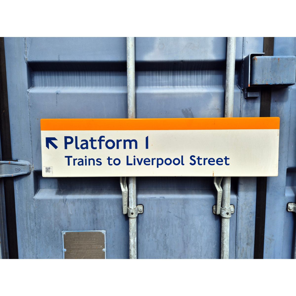 Platform 1 Trains to Liverpool Street Arrow Up Left (942026)