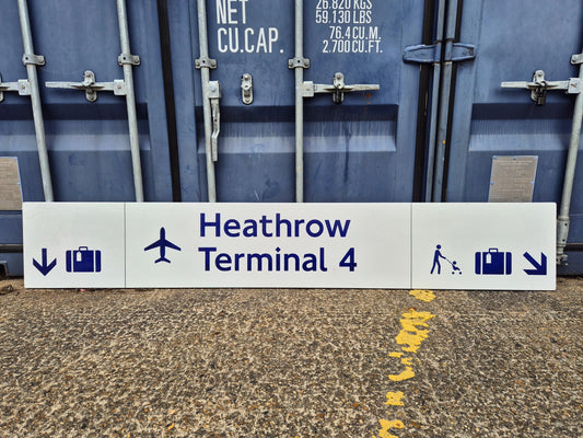 Heathrow sign - Heathrow Terminal 4 (1832025)