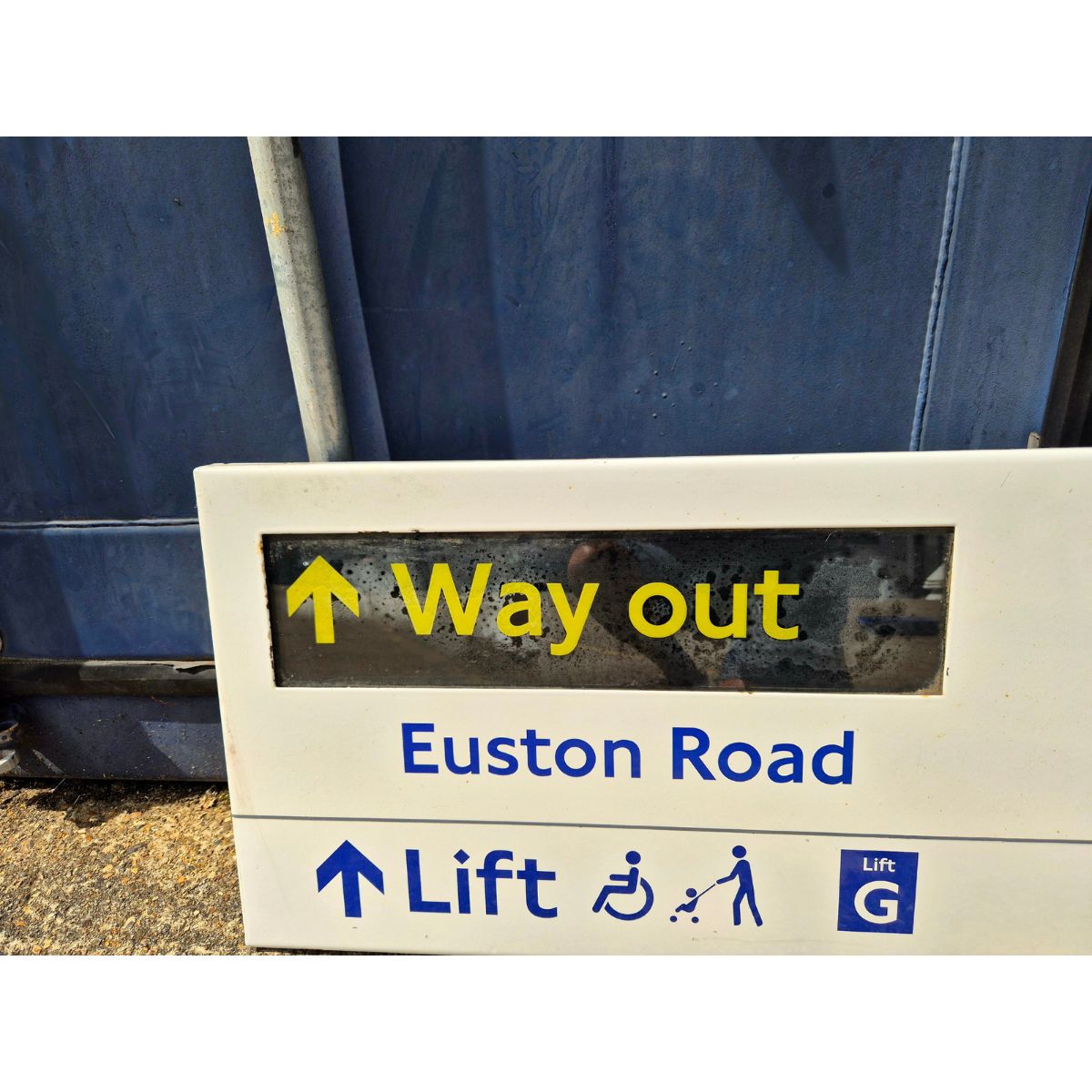 Way Out Light Box - Euston Road - Multi Line Sign (2052025)