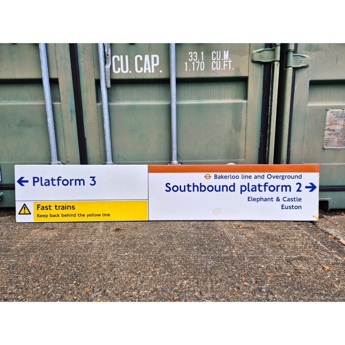 Platform 3 - Fast Trains Keep Back Behind The Yellow Line - Bakerloo (2722025)