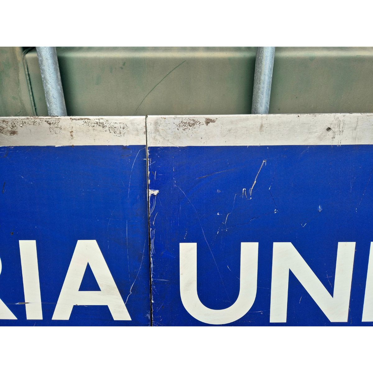 Victoria Underground Station - in three parts (3372025)
