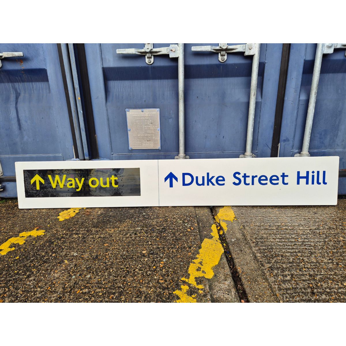 Way Out Lightbox - Duke Street Hill (3442025)