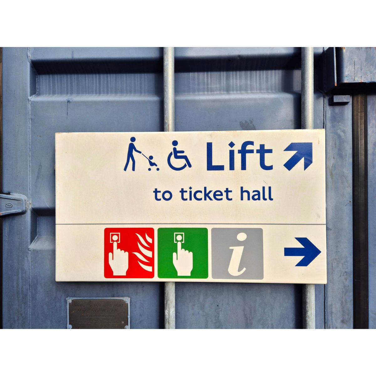 Lift to Ticket Halls Icons - Arrow Right (162026)