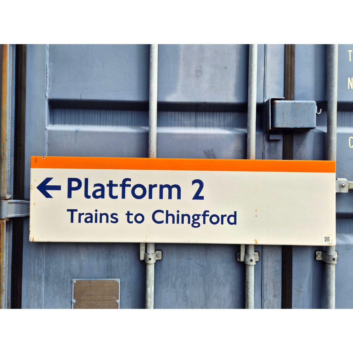 Platform 2 Trains to Chingford - Arrow Left (682026)