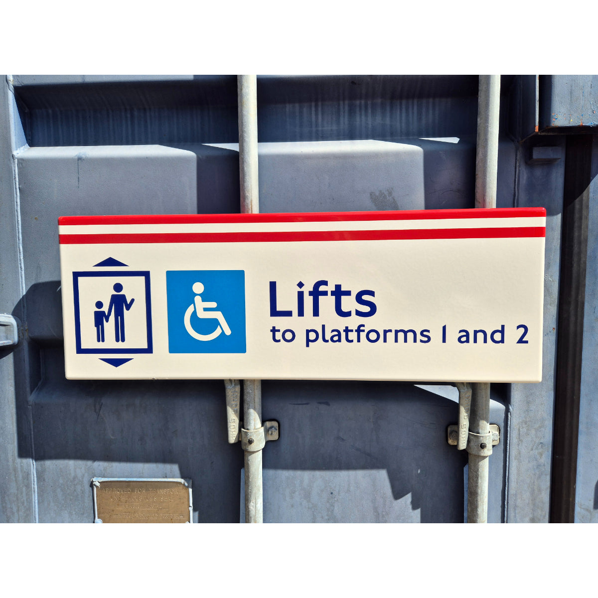 Windrush line - Lifts to Platform 1 and 2 (1032026)