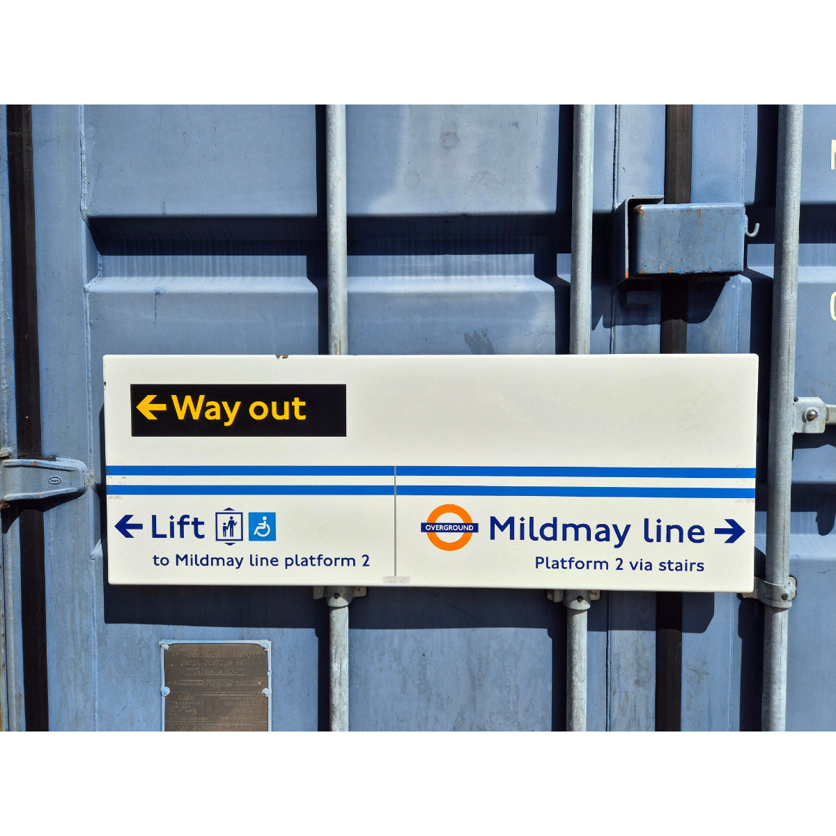 Mildmay line - Way Out - Lift to Mildmay line Platform 2 (1202026)